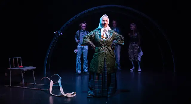 Spektaklis jaunimui ir suaugusiesiems SAPNUOSE PRIE BEDUGNĖS – 18