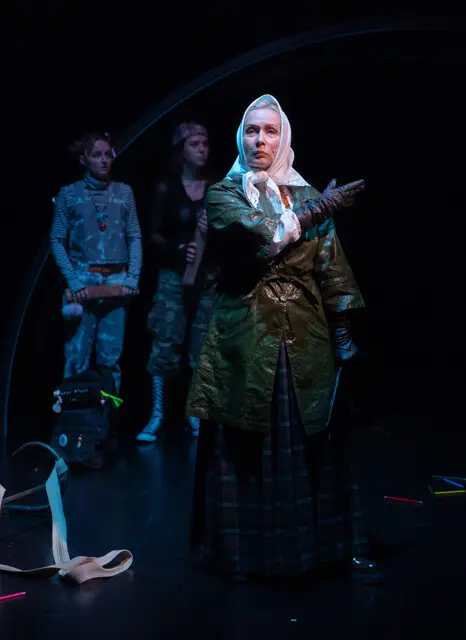 Spektaklis jaunimui ir suaugusiesiems SAPNUOSE PRIE BEDUGNĖS – 20