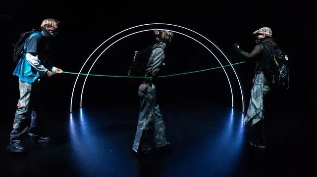 Spektaklis jaunimui ir suaugusiesiems SAPNUOSE PRIE BEDUGNĖS – 24