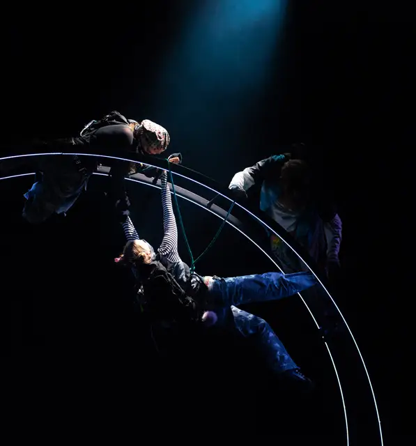 Spektaklis jaunimui ir suaugusiesiems SAPNUOSE PRIE BEDUGNĖS – 25